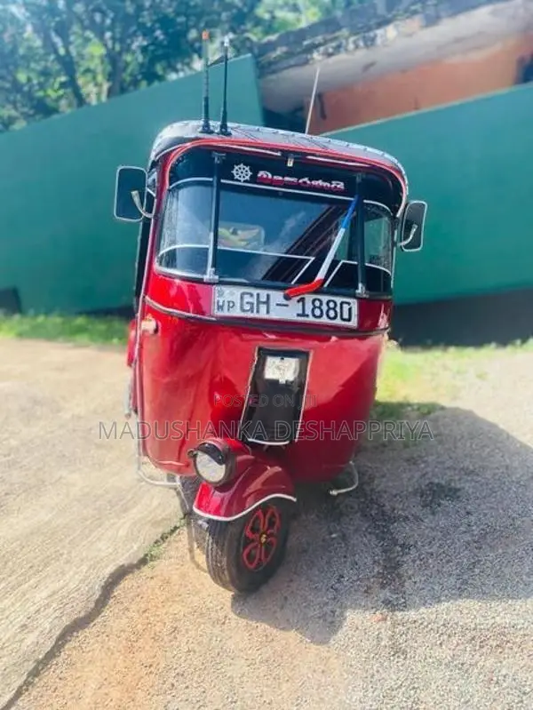Bajaj RE 2001