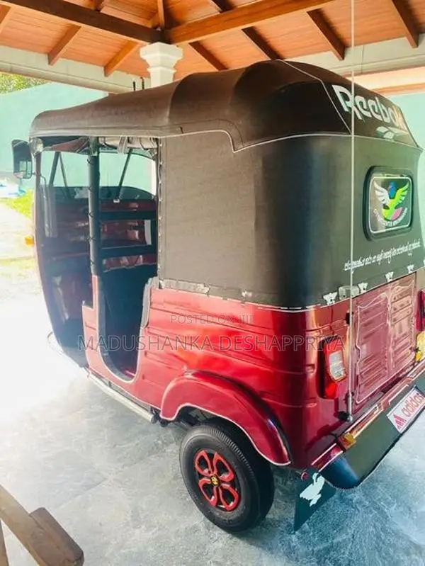 Bajaj RE 2001