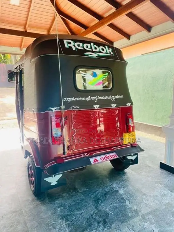 Bajaj RE 2001