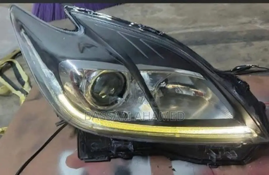 Prius ZVW30 Head Light