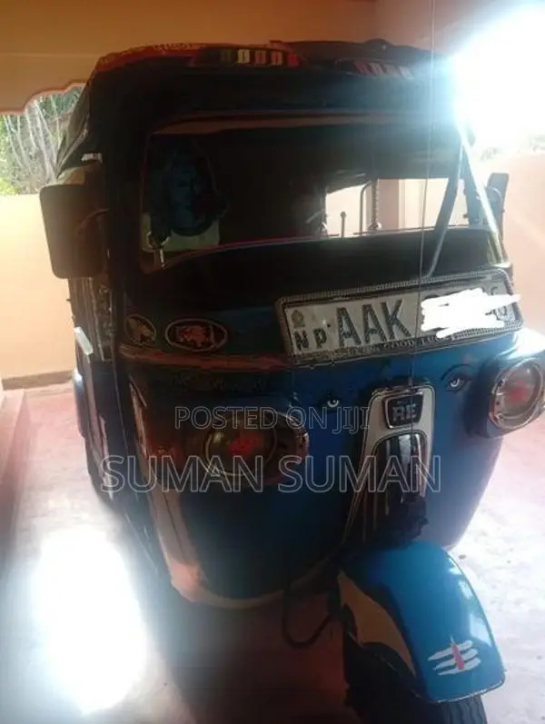 Bajaj RE addo 2013