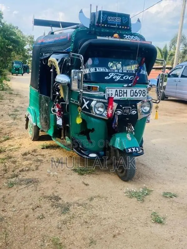 Bajaj RE 2017