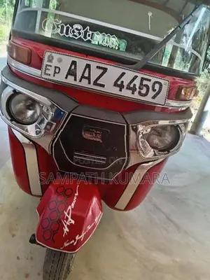 Bajaj RE 2015
