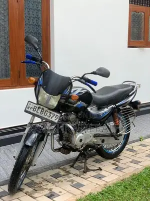 Bajaj CT100 2016