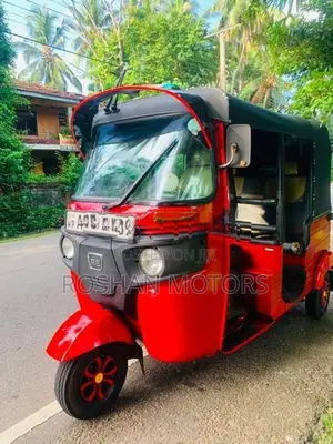 Bajaj RE 2018