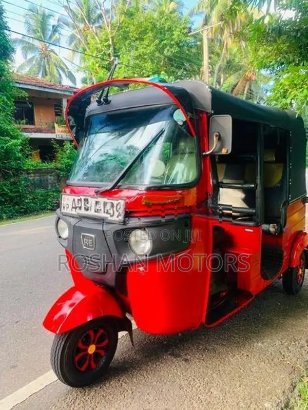 Bajaj RE 2018