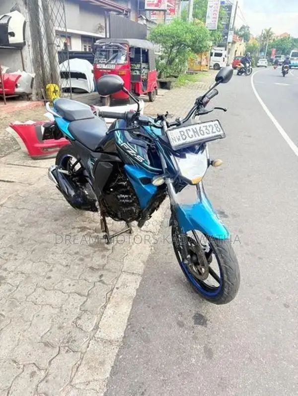 Yamaha FZs V2 2015