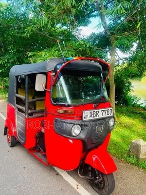 Bajaj RE 2018