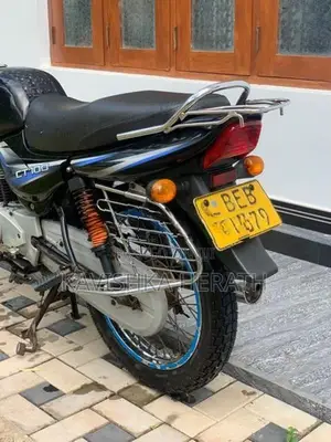 Bajaj CT100 2016