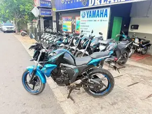 Yamaha FZs V2 2015