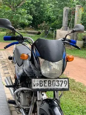 Bajaj CT100 2016