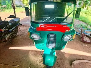 Bajaj RE 2012