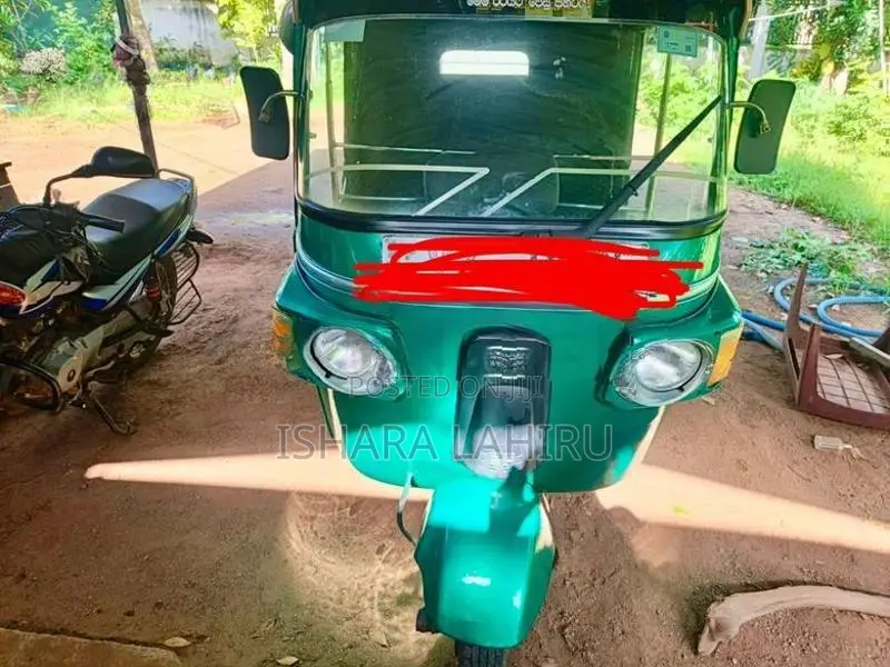 Bajaj RE 2012