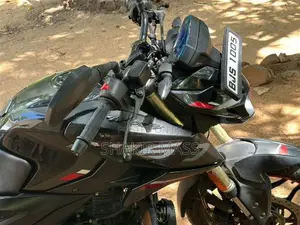 Bajaj Pulsar N160 premium 2025