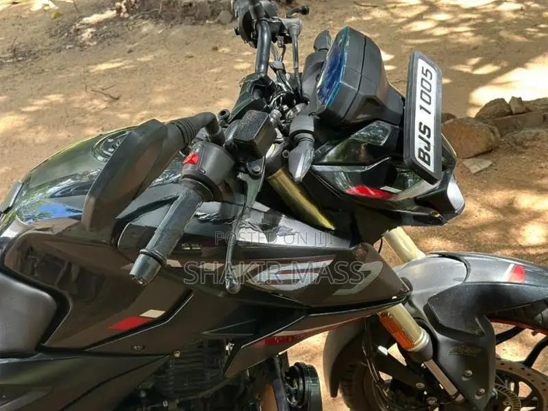 Bajaj Pulsar N160 premium 2025