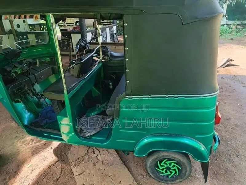 Bajaj RE 2012