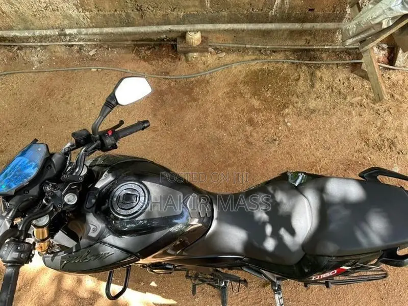 Bajaj Pulsar N160 premium 2025