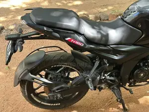 Bajaj Pulsar N160 premium 2025