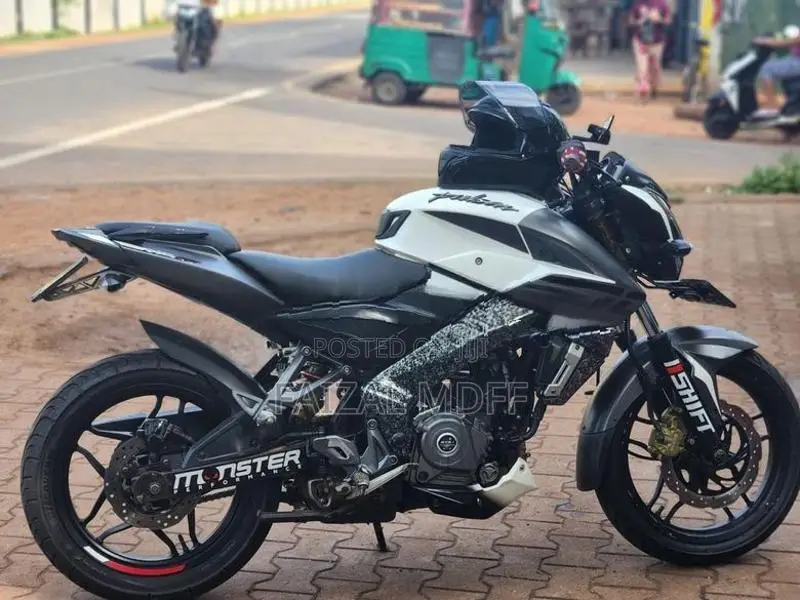 Bajaj Pulsar NS200 2017