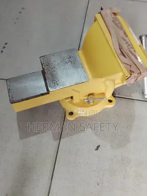 UYUSTOOLS Heavy Duty 6 Inch Swivel Bench Vise TOB306