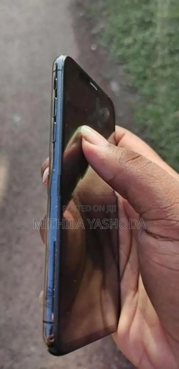 Apple iPhone X (Used)