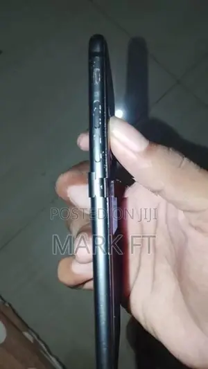 Apple iPhone 8 (Used)