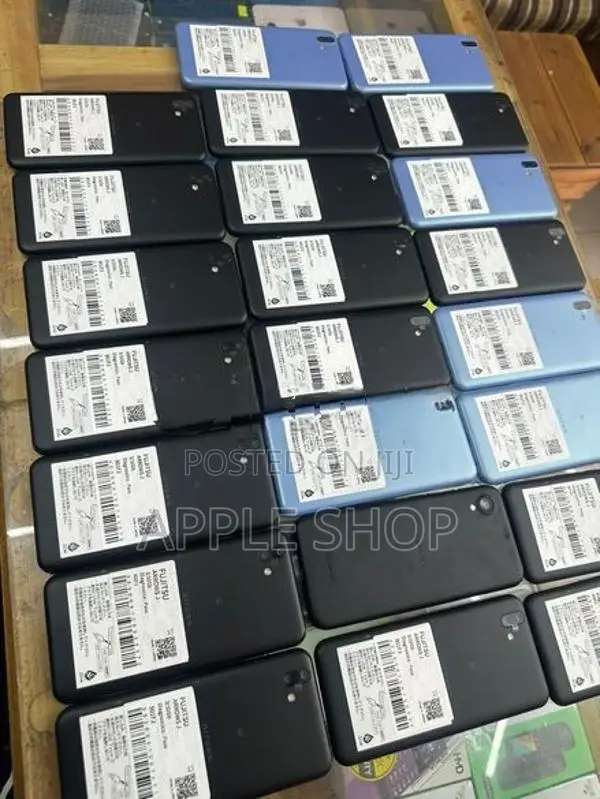 Fujitsu ARROWS J 32GB (Used)