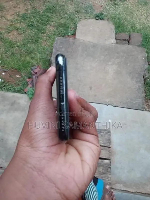 Apple iPhone XS (Used)
