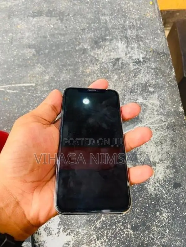 Apple iPhone X (Used)