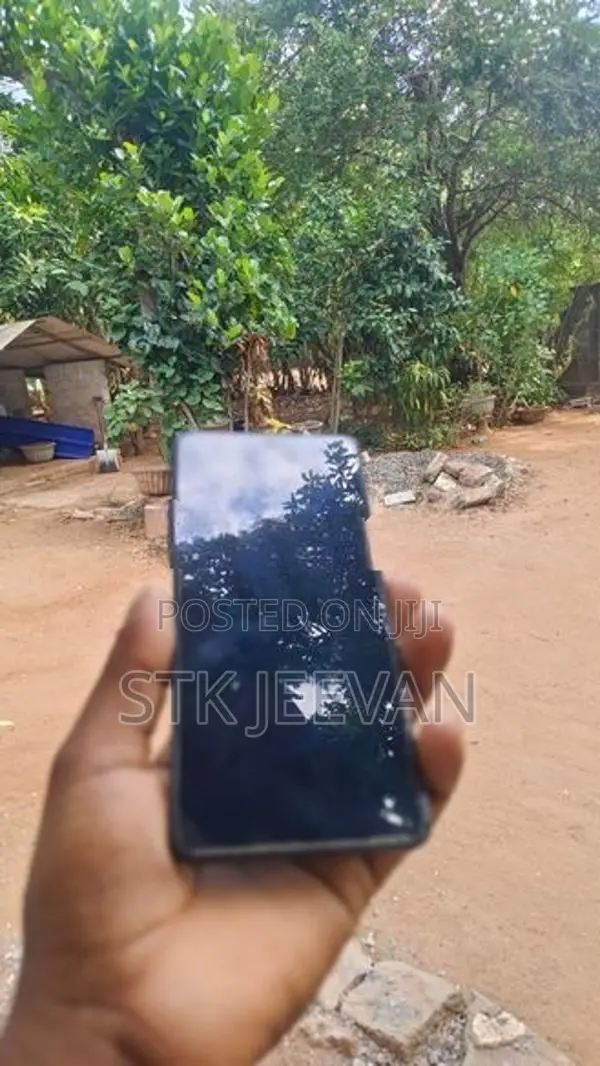 Moto Edge 20 Pro (Used)