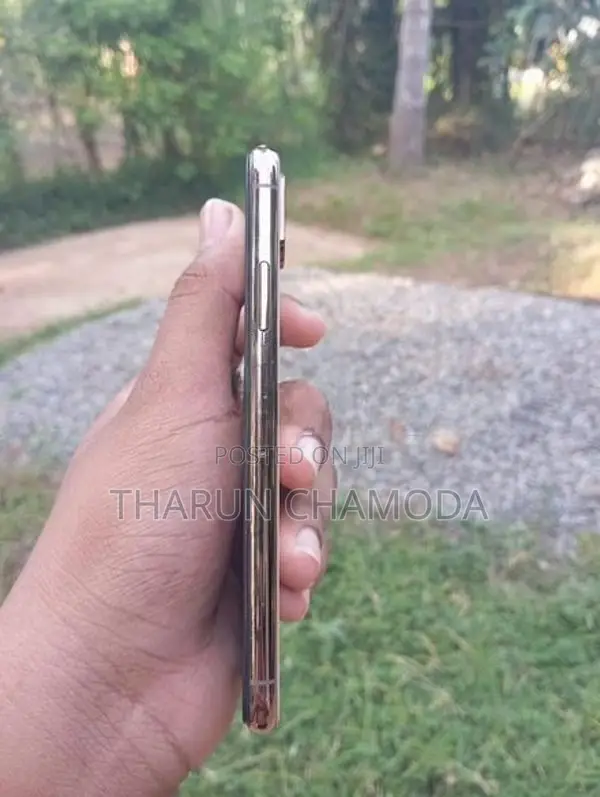 Apple iPhone XS (Used)