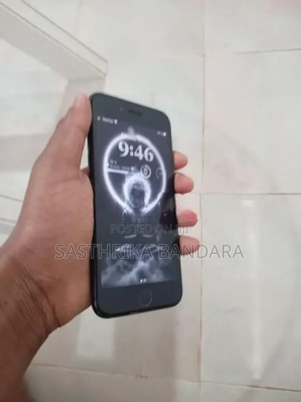 Apple iPhone 8 (Used)
