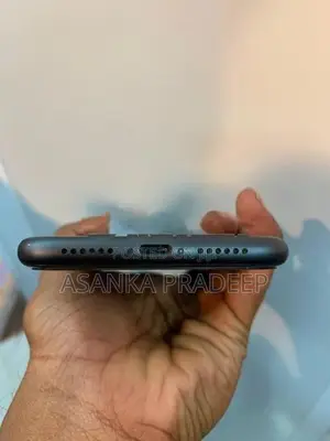 Apple iPhone 11 (Used)