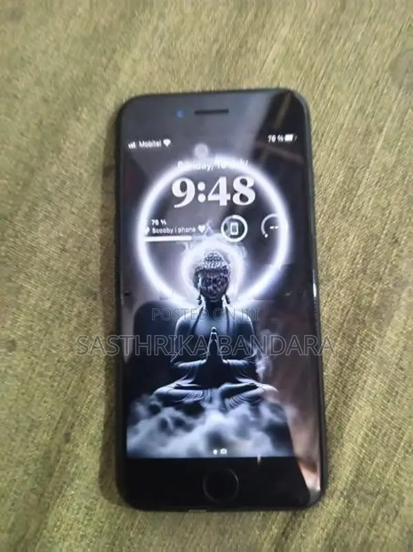 Apple iPhone 8 (Used)