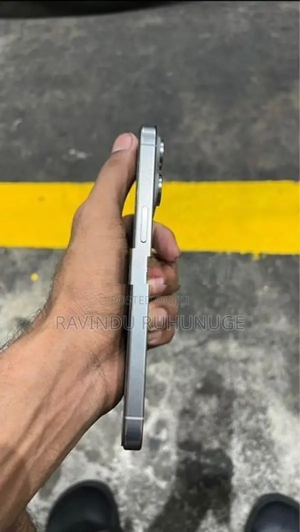 Apple iPhone 15 Pro Max 256GB (Used)