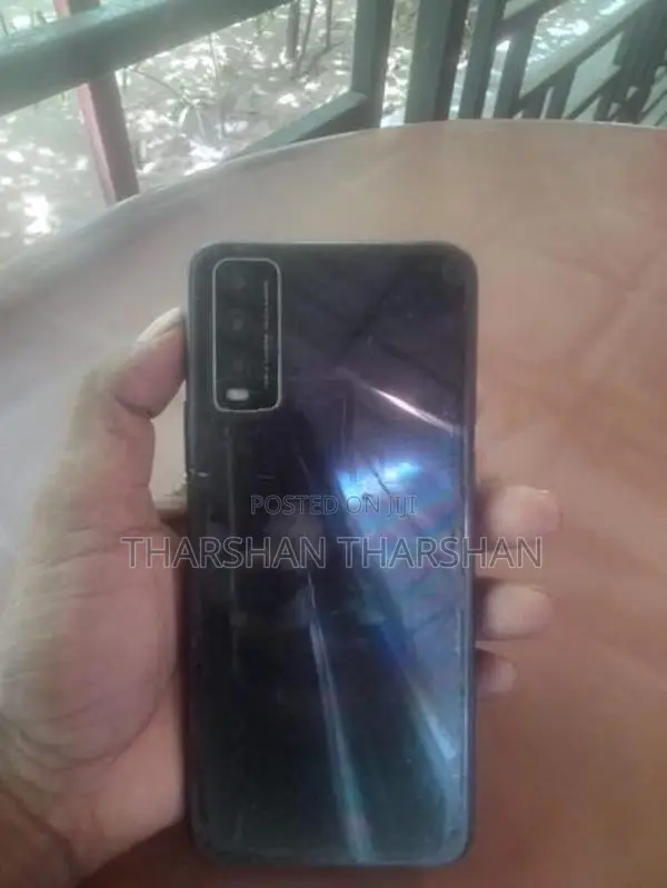 Vivo Y20 128GB (Used)