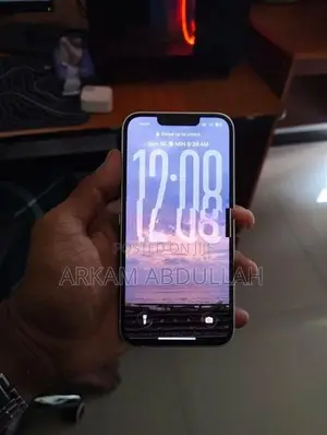 Apple iPhone 13 (Used)