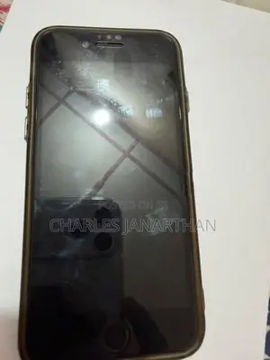 Apple iPhone SE 2 (Used)