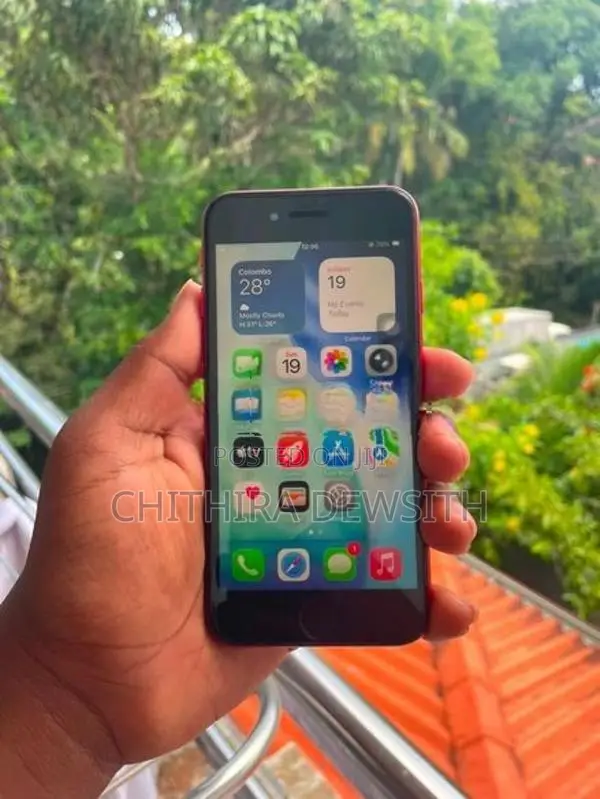 Apple iPhone SE 2 (Used)