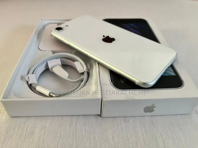 Apple iPhone SE 2 (Used)