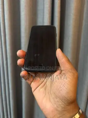 Apple iPhone 8 (Used)