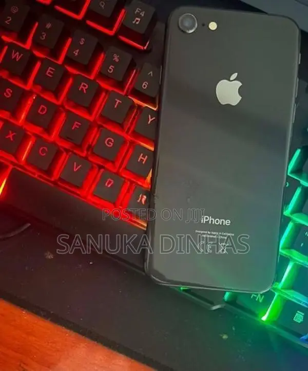 Apple iPhone 8 (Used)