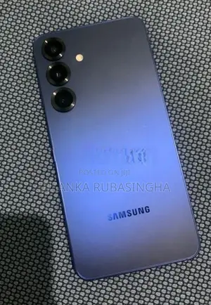 Samsung Galaxy S25 (Used)