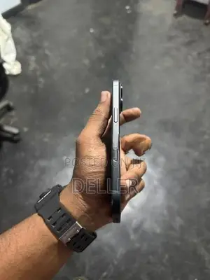 Apple iPhone 16 128GB (Used)