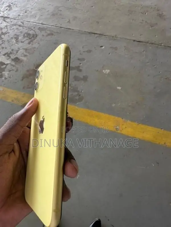 Apple iPhone 11 (Used)