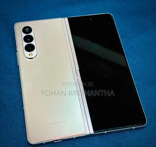 Samsung Galaxy Z Flip3 (Used)