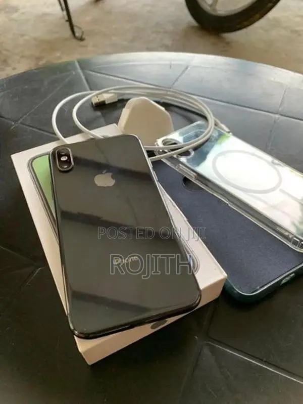 Apple iPhone X 256GB (Used)