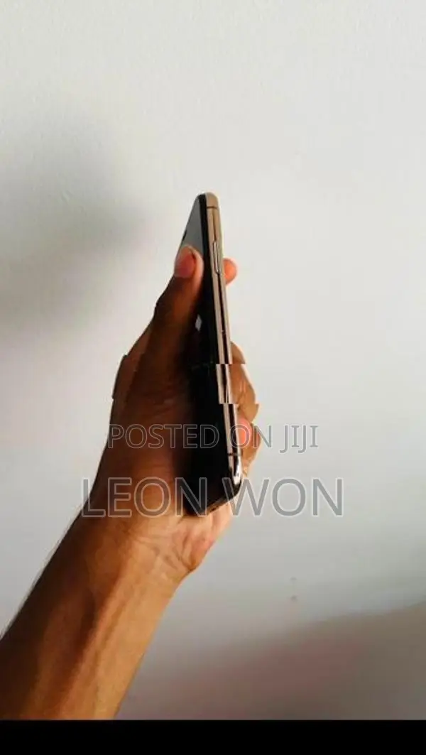 Apple iPhone X (Used)