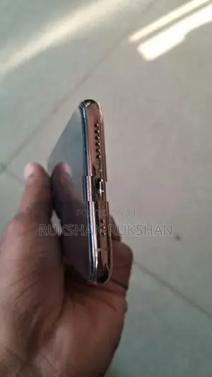 Apple iPhone XS (Used)