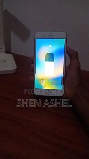 Apple iPhone 8 Plus (Used)